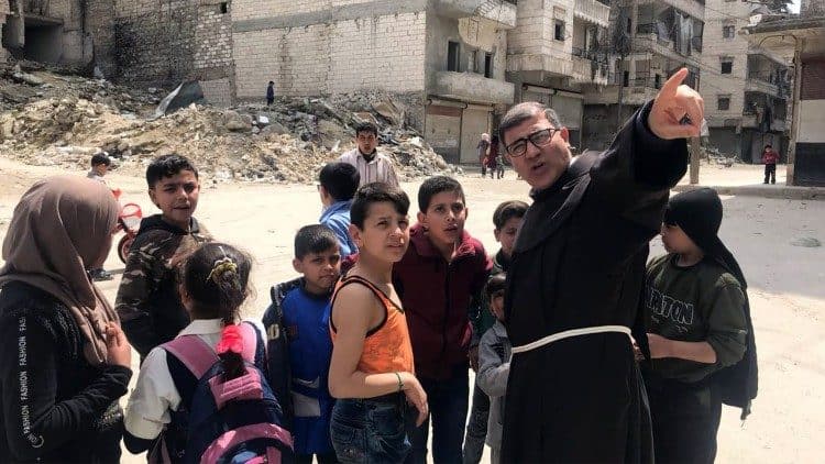 Padre Firas: "L’embargo internazionale impedisce di far transitare aiuti in Siria. A pagarne il prezzo più altro sono i civili" 1