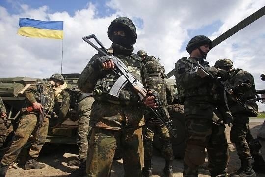L'Ucraina punta sulla forza militare dei cannoni (americani) per risolvere i conflitti in casa 1