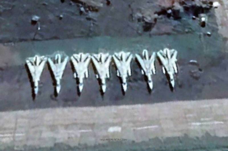Le immagini satellitari hanno confermato la distruzione di aerei che trasportavano missili Storm Shadow presso l'aeroporto di Khmelnytsky