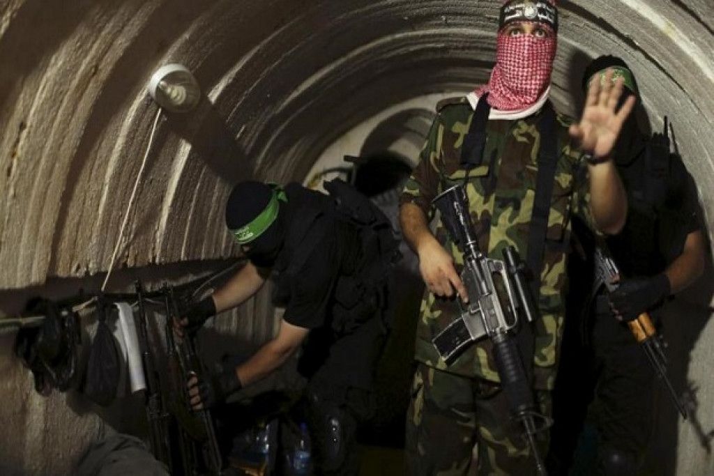 Miliziani di Hamas nascosti 